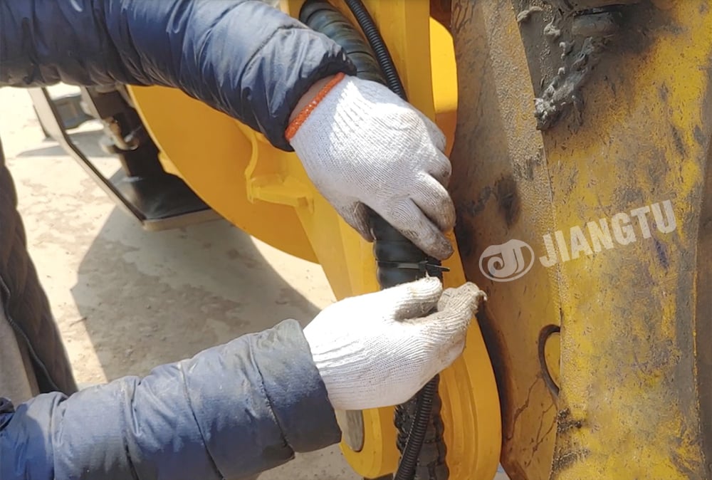 How to Install and Remove Hydraulic Breaker for Mini Excavator