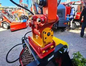 JIANGTU HS Tilting Quick Hitch Coupler Debuted At Bauma 2025